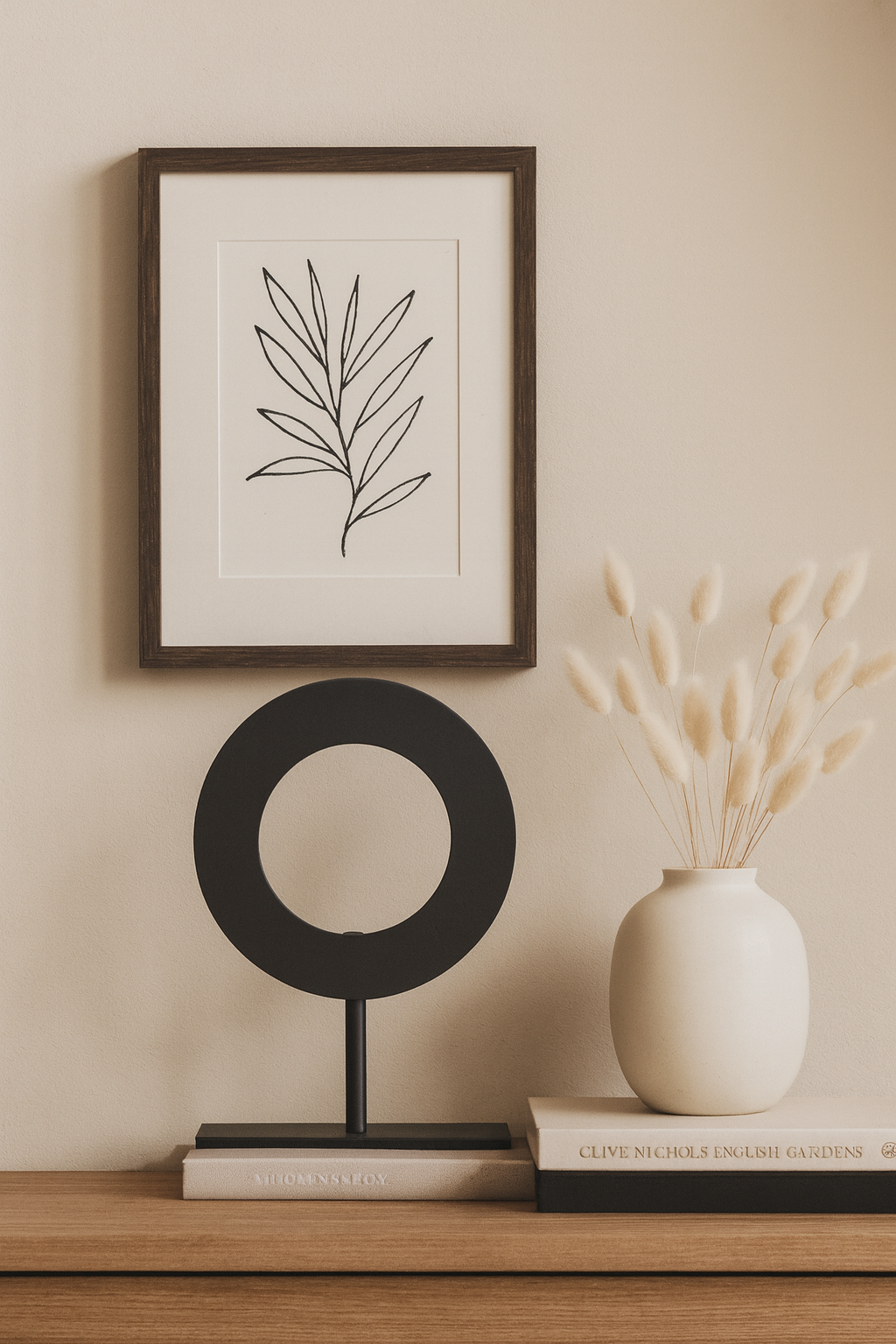 LOFT42 Joris Ornament auf Fuß - Schwarzes Metall Ø25cm