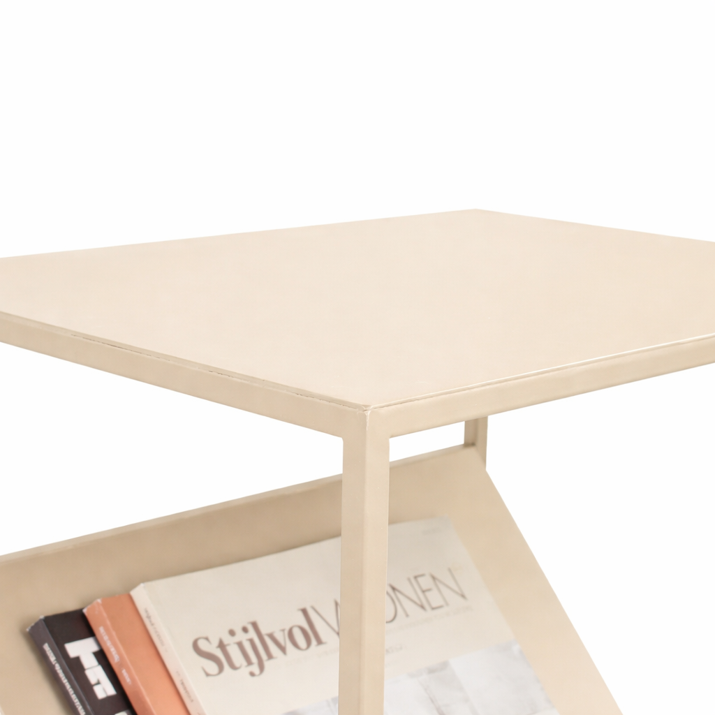 LOFT42 Freek Bijzettafel met Tijdschriften- of Krantenbak - Metaal - Beige - 47x36x29